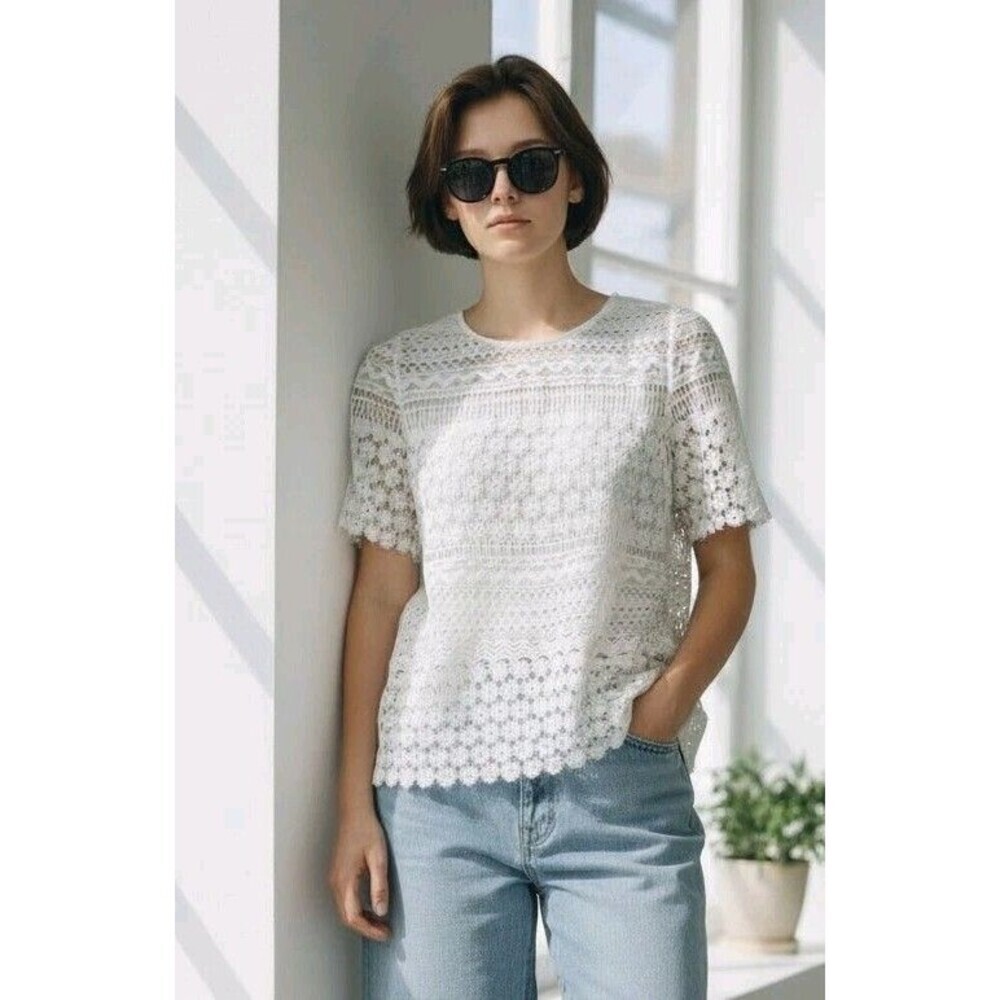 Express Crochet Blouse White Coquette Lined Back Zip Size Small